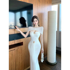 批发实拍 性感法式纯欲一字肩镂空度假风网纱拼接长裙收腰A字<b class='q'>连衣裙</b>女