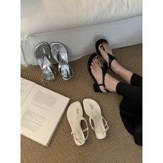 批发2025夏季新款法式夹趾凉鞋女外穿<b class='q'>简约</b>仙女风粗跟中跟罗马高跟鞋