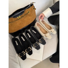 2025秋冬新款金属扣方头浅口单鞋女绒面一脚蹬通勤鞋气质奶奶鞋