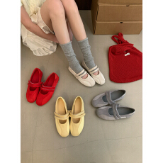 批发百搭不累脚通勤芭蕾舞单鞋女2026春季新款<b class='q'>复古</b>魔术贴黄色玛丽珍鞋