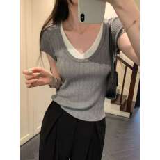 批发假两件撞色拼接针织T恤女2026<b class='q'>夏</b>季新款独特别致气质减龄漂亮小衫