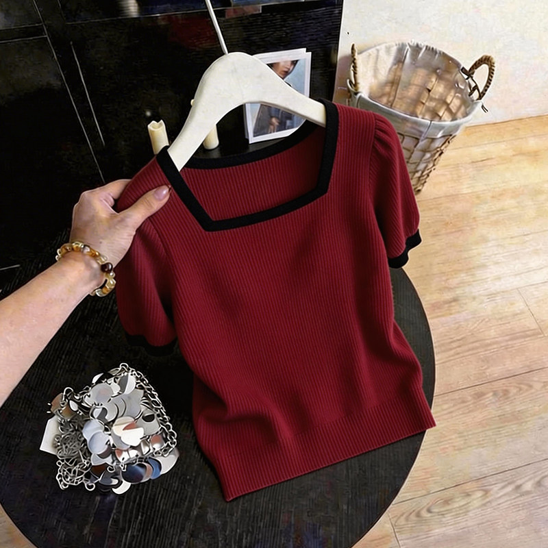 유럽 상품 패션 광장 칼라 반팔 티셔츠 여성 의류 2026 여름 새로운 세련된 외국 가스 다용도 연령 감소 니트 맨위