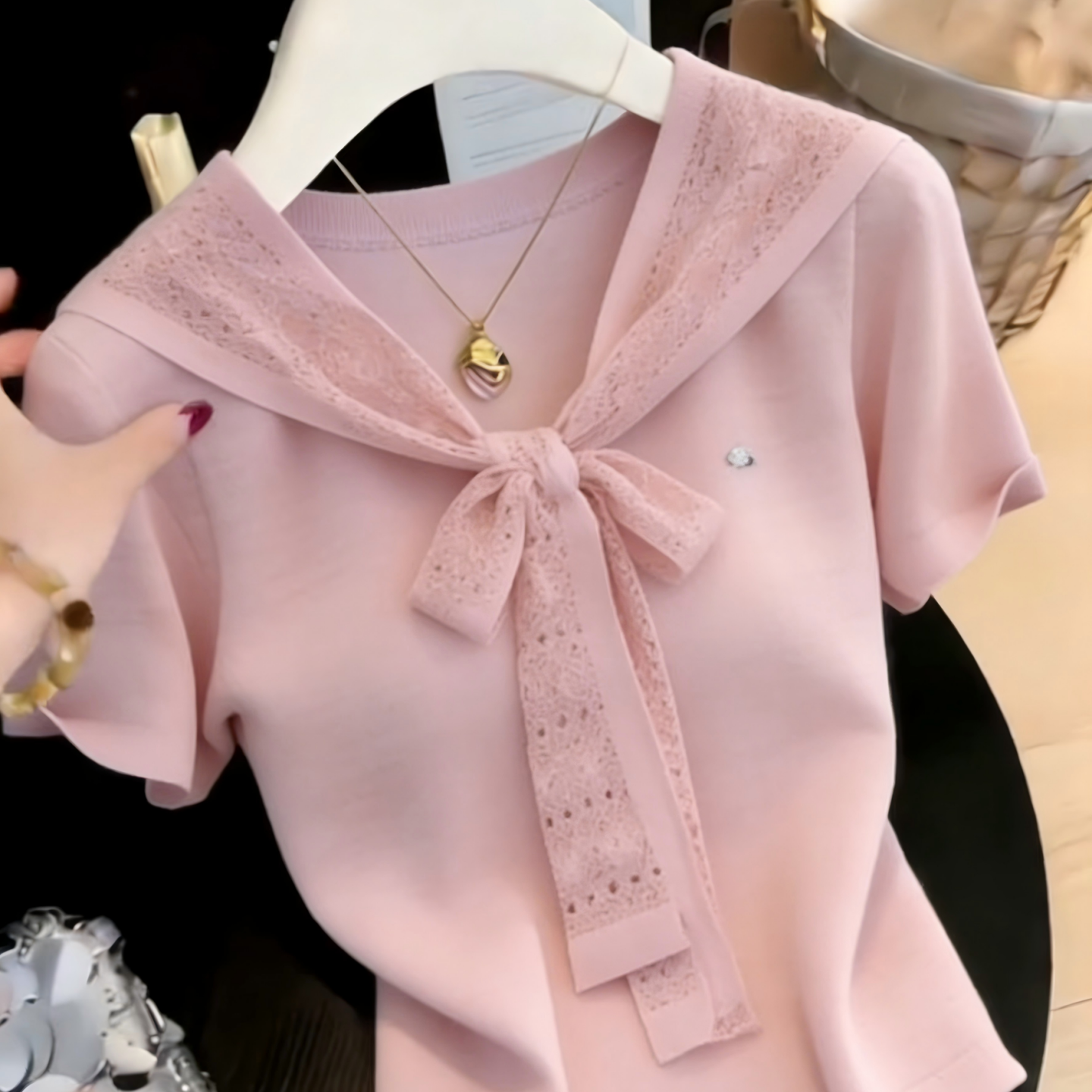 레이스 조각 나비 매듭 반팔 티셔츠 여성 여름 고급 센스 페이크 레이어드 슬림해 보이는 연령 감소 절묘한 얇은 스타일 맨위