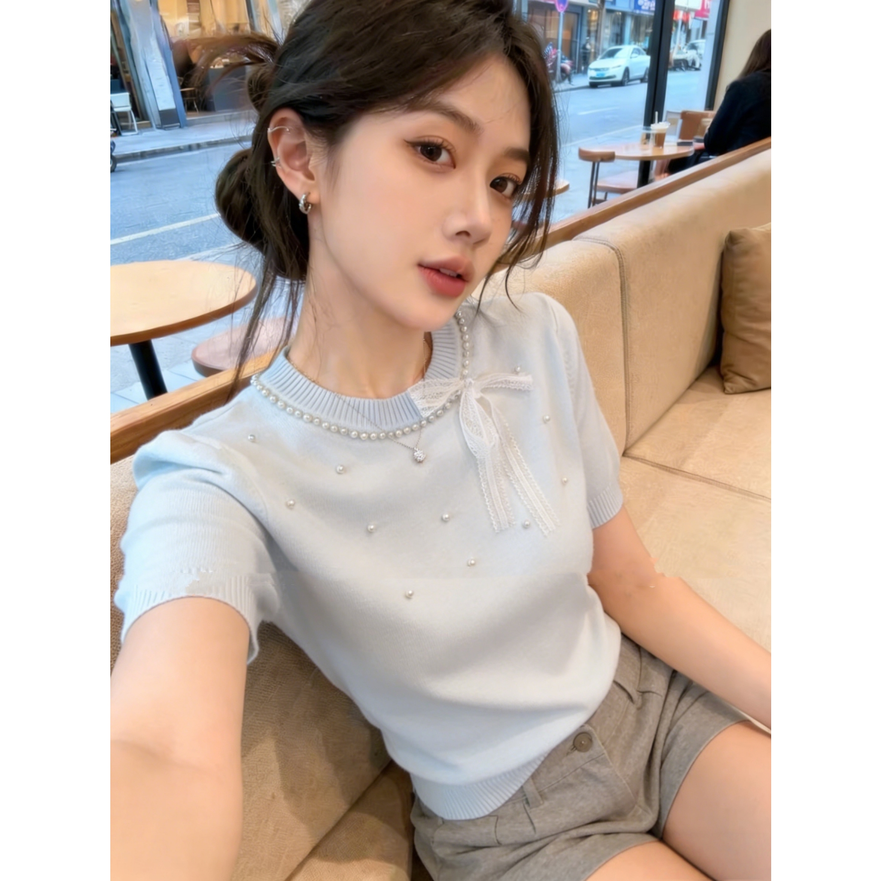작은 샤넬 스타일 진주 나비 매듭 반팔 니트 스웨터 여성 여름 새로운 품격 연령 감소 패션 다용도 티셔츠 맨위