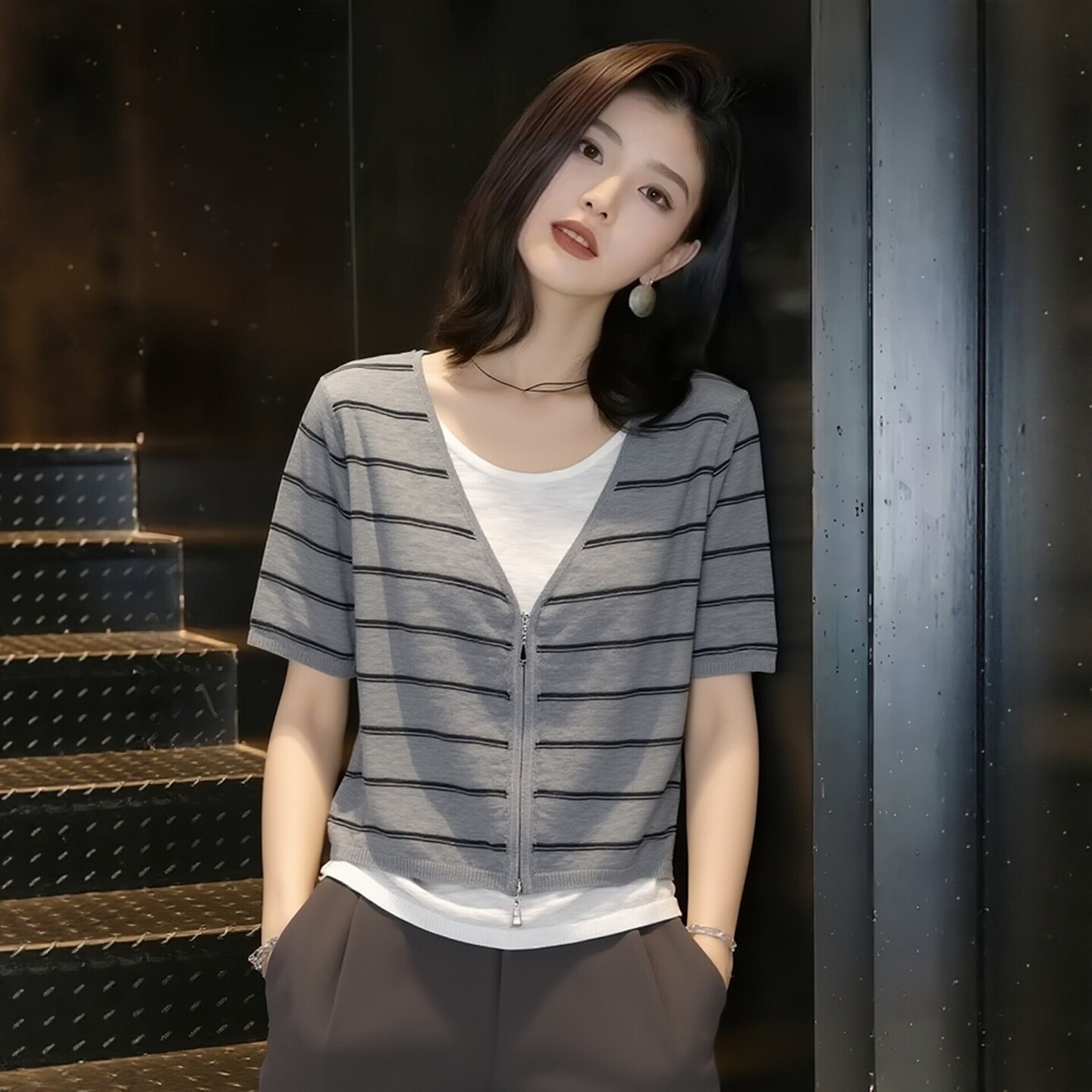 페이크 레이어드 회색 스트라이프 반팔 니트 스웨터 여성 여름 빅 사이즈 지방 mm 루즈핏 캐주얼 다용도 디자인 센스 맨위