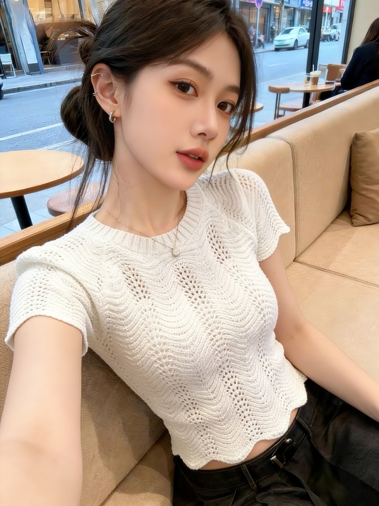 홀로우 아웃 물결무늬 레이스 반팔 니트 스웨터 여성 여름 새로운 몸매 가꾸기 슬림해 보이는 고유 한 맨위
