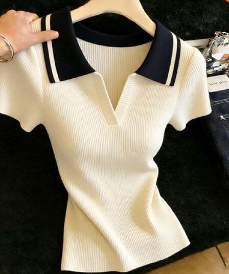 새로운 2026 여름 한 부서 배색 POLO 칼라 얼음 실크 니트 반팔 몸매 가꾸기 슬림해 보이는 맨위 여성