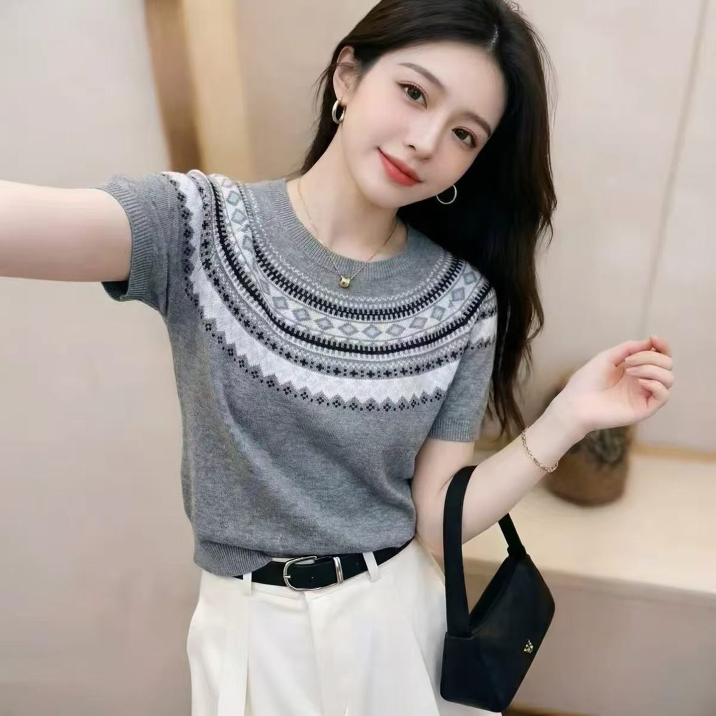 레트로 기하학 자카드 반팔 주간 실크 부드러운 찹쌀 니트 스웨터 여성 라운드 넥 풀오버 슬림해 보이는 얇은 스타일 맨위 공정한 섬 바람