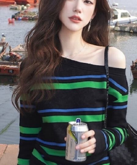 여름 고유 한 슈퍼 잘 생긴 한 부서 느긋한 바람 느슨함 센스 작은 대중 아니요 명중 섹션 비스듬한 어깨 스트라이프 티셔츠 니트 스웨터 여성
