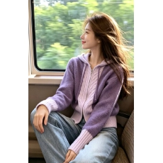 批发自留款推荐~撞色连帽拉链长袖<b class='q'>针织</b><b class='q'>开衫</b>女秋冬新款高级感软糯外套