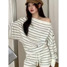 批发韩系复古条纹斜肩针织上衣女秋季新款<b class='q'>时尚</b>侧边装饰扣纯欲风针织衫
