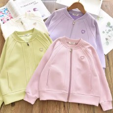 批发简约大方女<b class='q'>童</b><b class='q'>实用</b>爱心拉链外<b class='q'>套</b>开衫<b class='q'>中大</b>儿<b class='q'>童</b>百搭棒球服上衣春秋