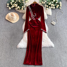 批发<b class='q'>高端</b>优雅气质重工镶钻半高领喇叭袖<b class='q'>连衣裙</b>女冬季丝绒收腰礼服长裙