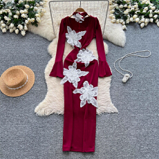 轻奢优雅重工亮片立体花朵方领喇叭袖收腰连衣裙女欧美高级感礼服