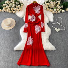 批发欧美ins小众轻奢重工立体花朵长袖连衣<b class='q'>裙</b>女秋冬修身优雅鱼尾礼服