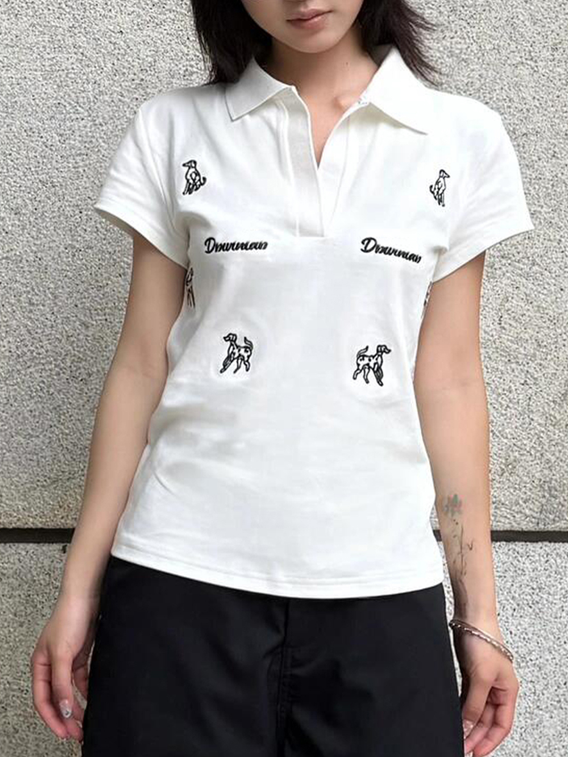 FA36828# 美式polo衫t恤女夏季新款小狗刺绣白色V领正肩短袖修身显瘦上衣 服裝批發女裝批發服飾貨源