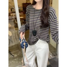 批发不减价# <b class='q'>条纹</b>宽松休闲气质<b class='q'>打底衫</b>女新款小众设计感长袖t恤上衣潮