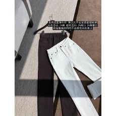 批发呼声很高的抓绒<b class='q'>小脚裤</b>」舒适四面弹牛仔不鼓包