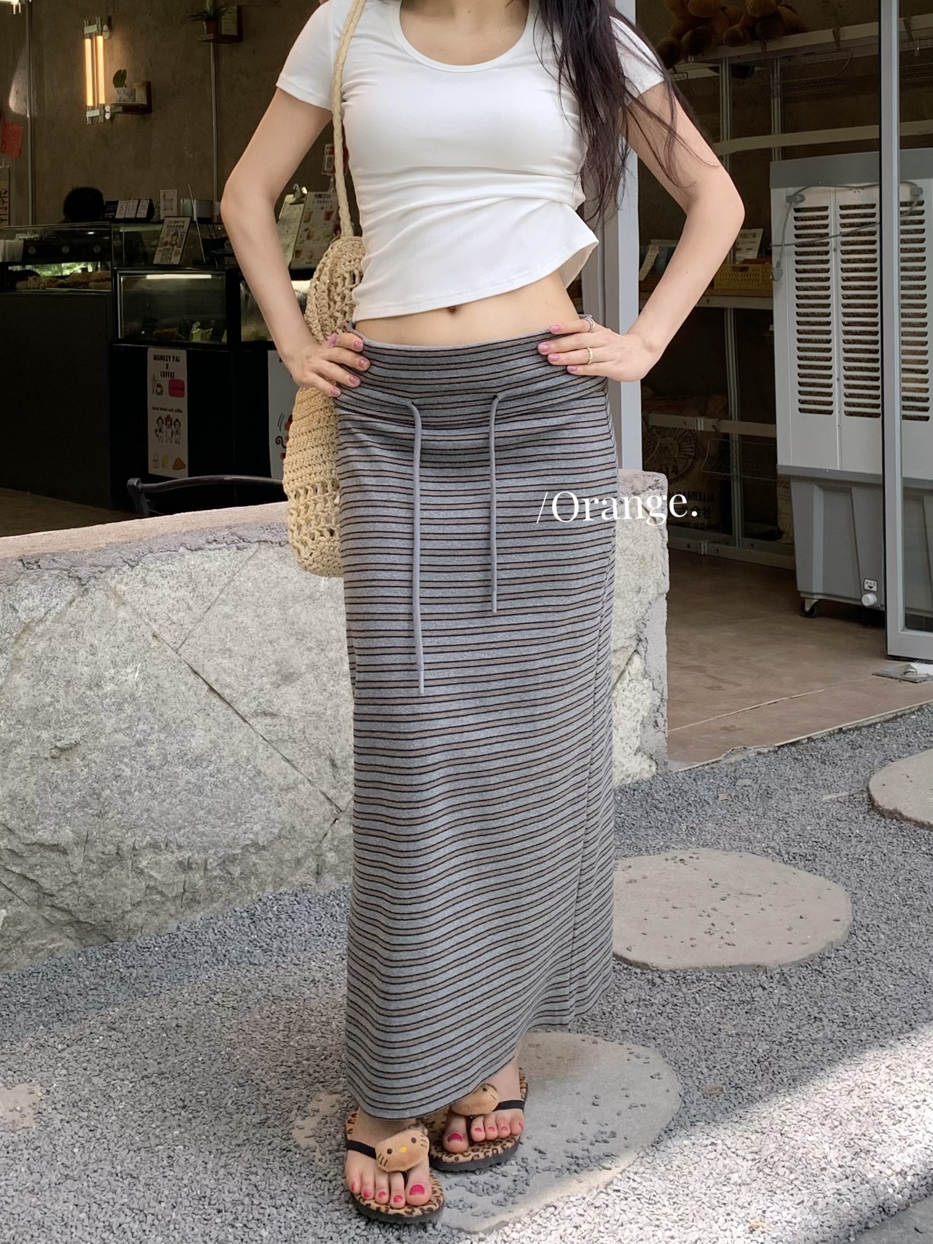 실사 정가 게으른 치마 뒤집다 허리 힙 주름 스트라이프 반신 스커트 펌프 로프 캐주얼 스트레이트 치마