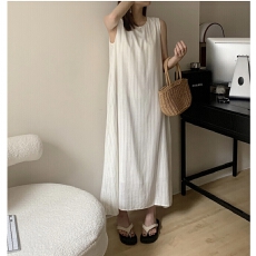 批发舒适天花板~慵懒百搭条纹肌理感度假风宽松<b class='q'>无袖</b>背心棉麻连衣裙