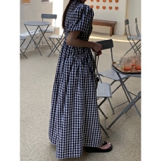 批发设计款大口袋泡泡袖连衣裙女