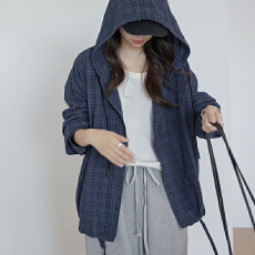 批发格纹连帽防晒<b class='q'>衬衫</b>女新款抽绳文艺宽松休闲复古上衣外套