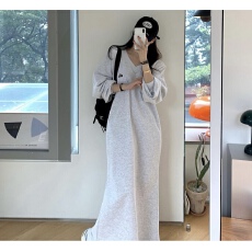 批发<b class='q'>韩国</b>春秋小众慵懒风V领刺绣字母宽松休闲长袖<b class='q'>卫衣</b>连衣裙女