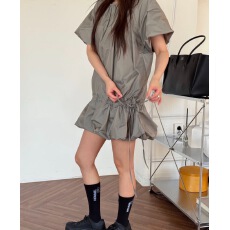 三色花苞抽绳连衣裙