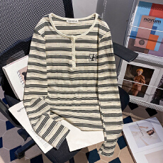 批发实拍实价条纹长袖t恤打底衫女薄款秋季新款刺绣短款修身圆领上衣