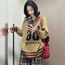 批发官图特价绵羊绒毛衣女装秋冬新款<b class='q'>条纹</b>麻花刺绣宽松V领保暖针织衫