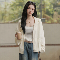 批发<b class='q'>薄</b>款连帽防晒外套女2026春季新款宽松百搭冲锋衣开衫<b class='q'>夹克</b>阔版风衣