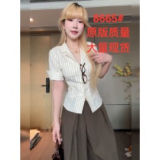 高级感v领条纹短袖衬衫女夏季2026新款气质短款衬衣法式掐腰上衣