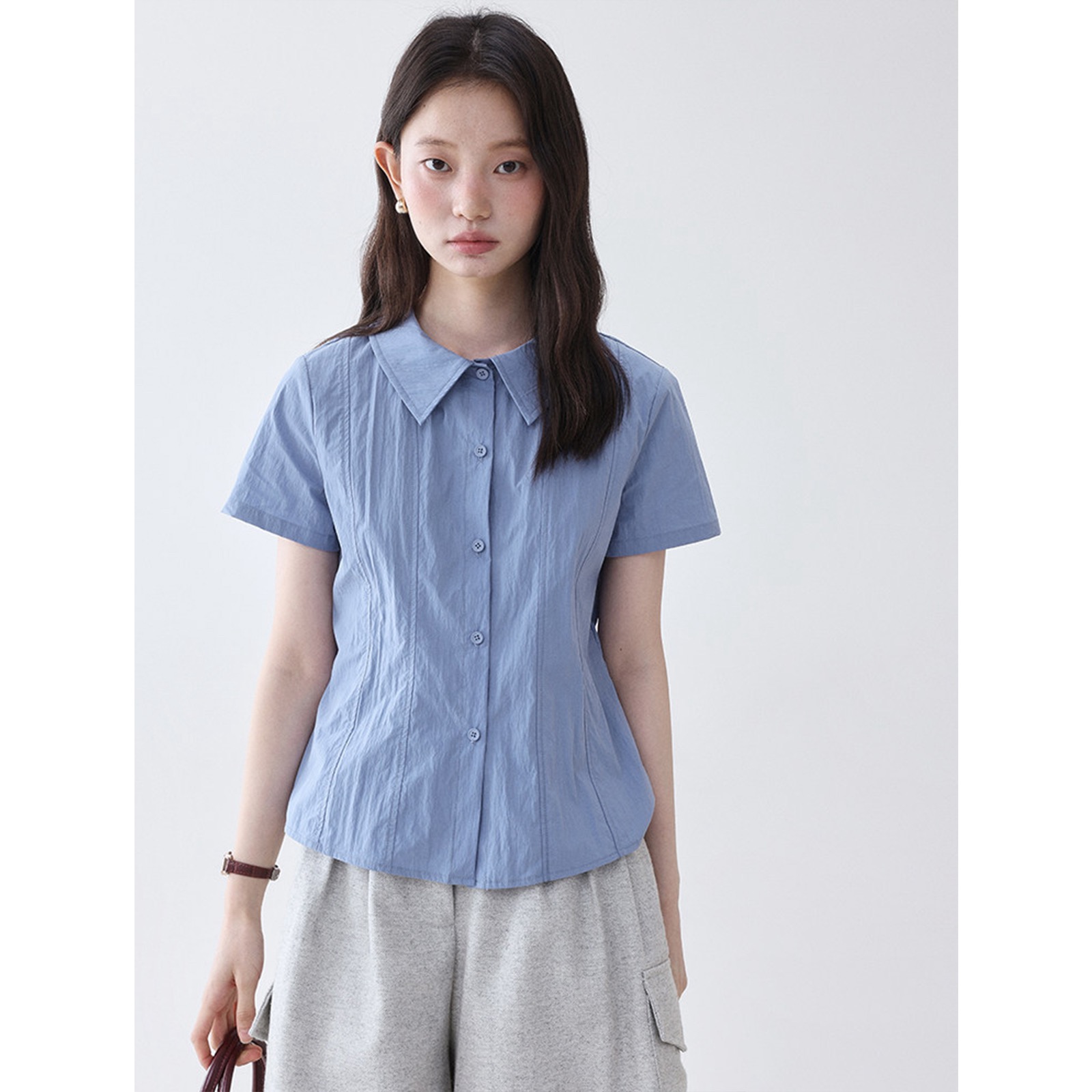 파란색 POLO 칼라 허리 수축 슬림해 보이는 여성 셔츠 여름 새로운 출퇴근 다용도 반팔 맨위