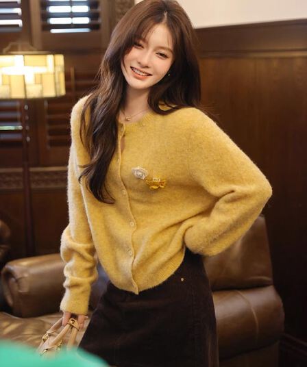 품격 부드러운 라운드 넥 꽃 열기 셔츠 표시 화이트 다용도 쇼트 스타일 싱글 줄 버튼 니트 보온 재킷
