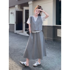 批发灰色假两件设计短袖t恤套装裙<b class='q'>女</b>2026夏韩系宽松休闲半身裙两件套
