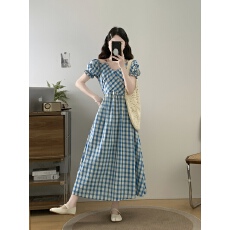 批发实拍田园风蓝格纹碎花连衣裙女夏季长裙别致超好看显瘦垂感A字裙