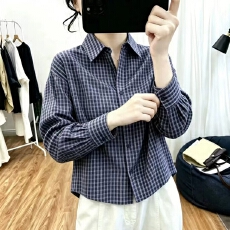 批发气质POLO领长袖单排扣洋气短款<b class='q'>格子</b><b class='q'>衬衫女</b>春秋新款宽松百搭上衣潮