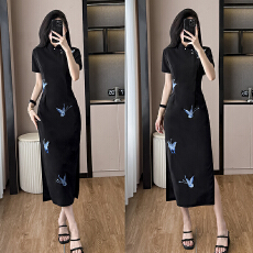 批发实拍2026<b class='q'>夏</b>季新款时尚显瘦新中式改良旗袍蝴蝶刺绣黑色气质连衣裙