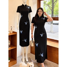 批发实拍2026夏季新款新中式国风<b class='q'>旗袍</b>短袖蝴蝶刺绣<b class='q'>时尚</b>显瘦气质连衣裙