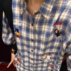 批发美式复古格子短袖<b class='q'>衬衫</b>男女生薄款宽松刺绣<b class='q'>衬衣</b>设计感格纹情侣半袖