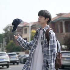 批发<b class='q'>日系</b>格子百搭内衬衫男女翻领长袖简约格子小众外套情侣长袖衬衣