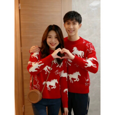 批发官图新年红色<b class='q'>情侣装</b>冬装毛衣女2026新款圣诞马年本命年<b class='q'>时尚</b>针织衫