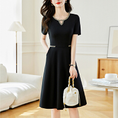 批发黑色气质修身显瘦大码<b class='q'>女装</b><b class='q'>胖</b>mm<b class='q'>阔</b>太太妈妈装<b class='q'>夏</b>季新款短袖连衣裙子