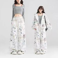 批发2026少女感涂鸦印花卫衣套装女秋季慵懒感拉链外套+卫<b class='q'>裤</b>两件套