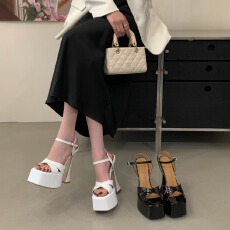 批发欧美风恨天高防水台凉鞋 漆皮方头 粗跟一字拖夜店高跟鞋女16CM