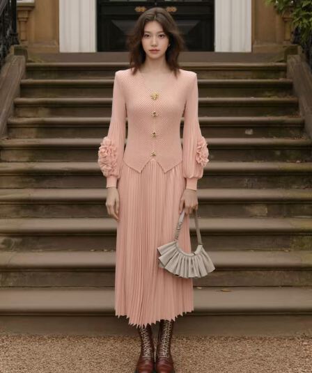 작은 샤넬 스타일 2026 봄 새로운 벌룬 소매 V넥 단색 세트 품격 우아함 패치워크 슬림해 보이는 패션 세트 드레스