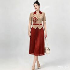 批发三宅褶皱连衣裙2026夏新款西装领大码高端气质名媛收腰显瘦百褶裙