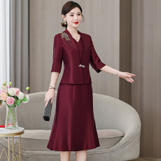 批发5811#2026新款婚礼妈妈婚宴礼服喜婆婆装敬酒<b class='q'>连衣裙</b>修身夏