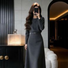 批发小个子气质收腰显瘦连衣裙2026春秋<b class='q'>新款</b>法式优雅减龄灰色连衣裙女