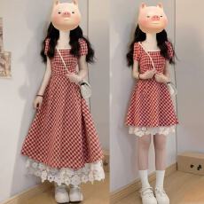 批发红格红色法式夏季新款甜美裙摆格纹显白蕾丝拼接桔梗初恋连衣裙